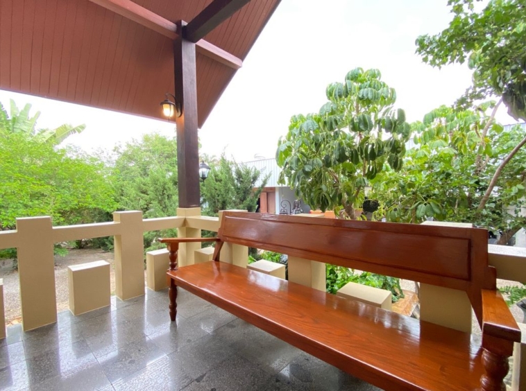 6 bed family home with private pool for sale in Nam Phrae Chiang Mai-P-PHS936