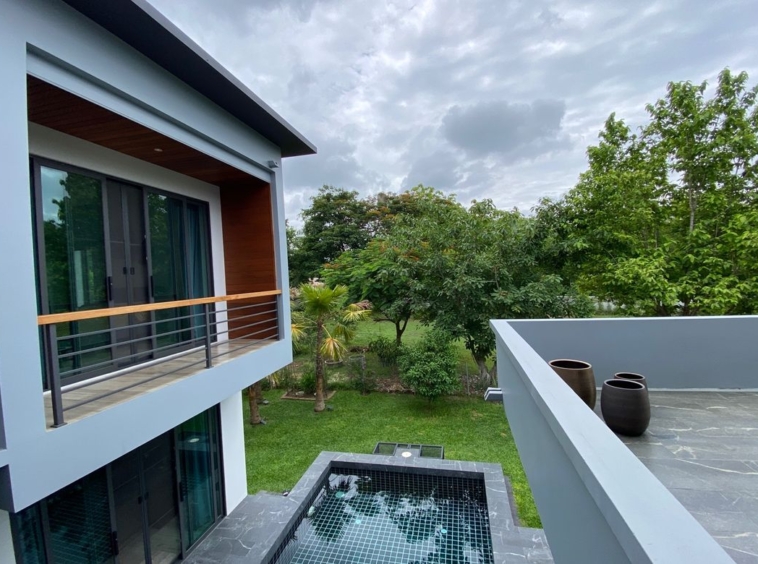 A pool villa with 3 bed for sale in Nam Phrae