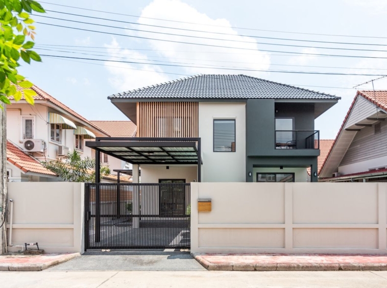 Newly renovated house with pool for sale in Hang Dong