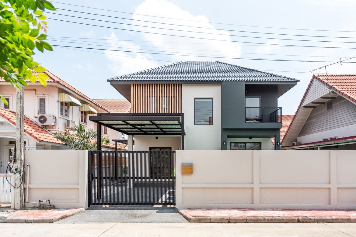 Newly renovated house with pool for sale in Hang Dong