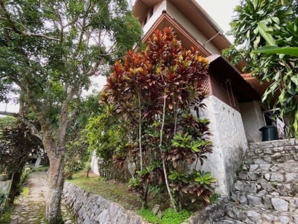 4 Bed house for sale in Mae Rim