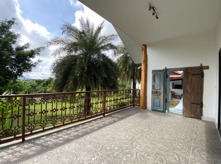 A pool villa 4 bed for sale in Mae Tang