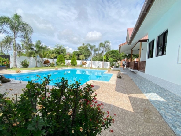 A pool villa 4 bed for sale in Mae Tang