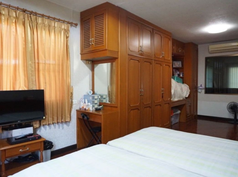 2 houses with 5 bedrooms for sale in Muang Chiang Mai-P-PHS404