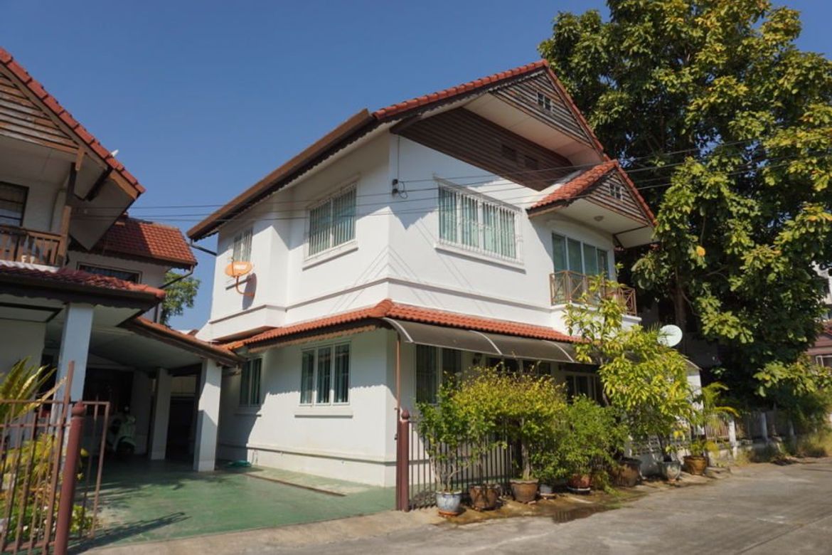 2 houses with 5 bedrooms for sale in Muang Chiang Mai-P-PHS404