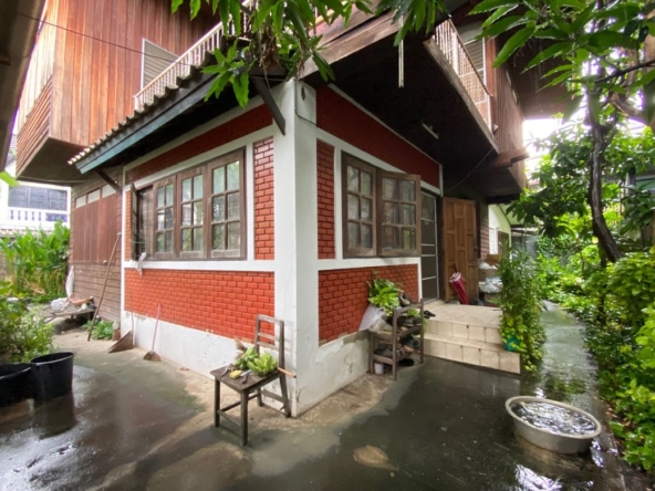 A land with house for sale in Muang Chiang Mai-P-PHS748