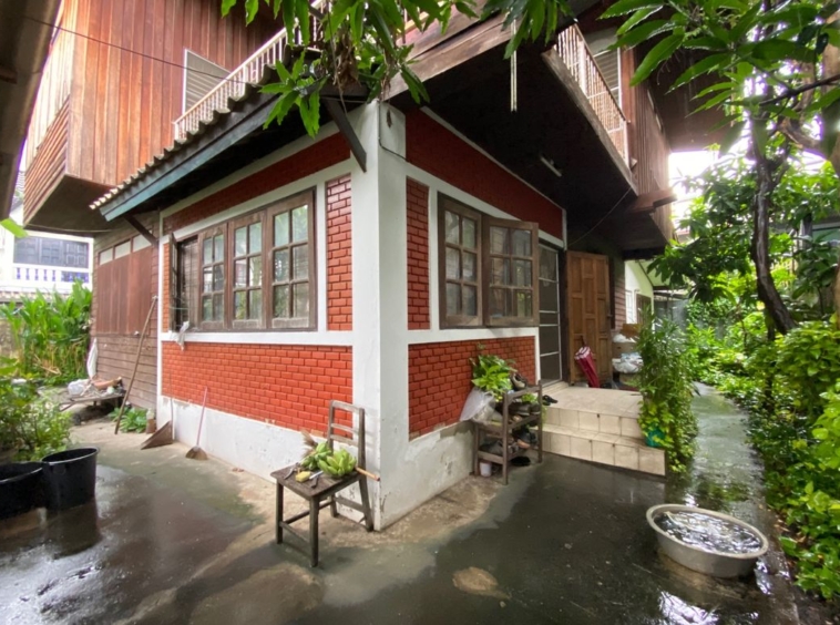 A land with house for sale in Muang Chiang Mai-P-PHS748