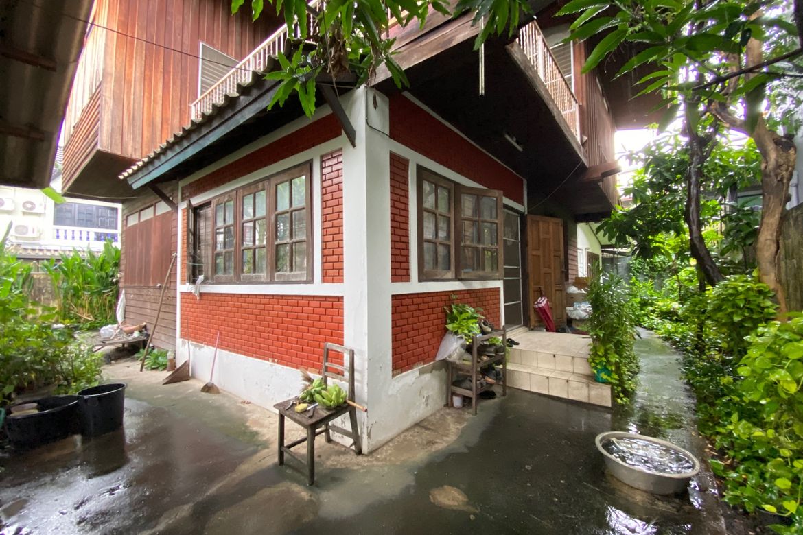 A land with house for sale in Muang Chiang Mai-P-PHS748