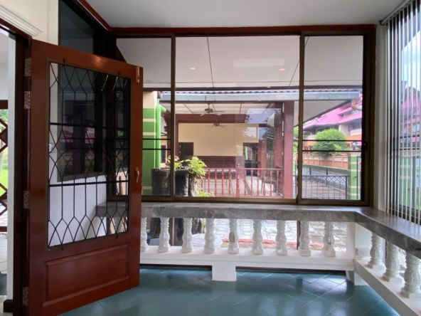 6 bed house for sale in Muang