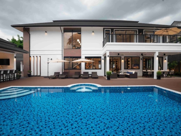 Brand new 5 bed luxury pool villa for sale in Muang Chiang Mai-P-PHS957