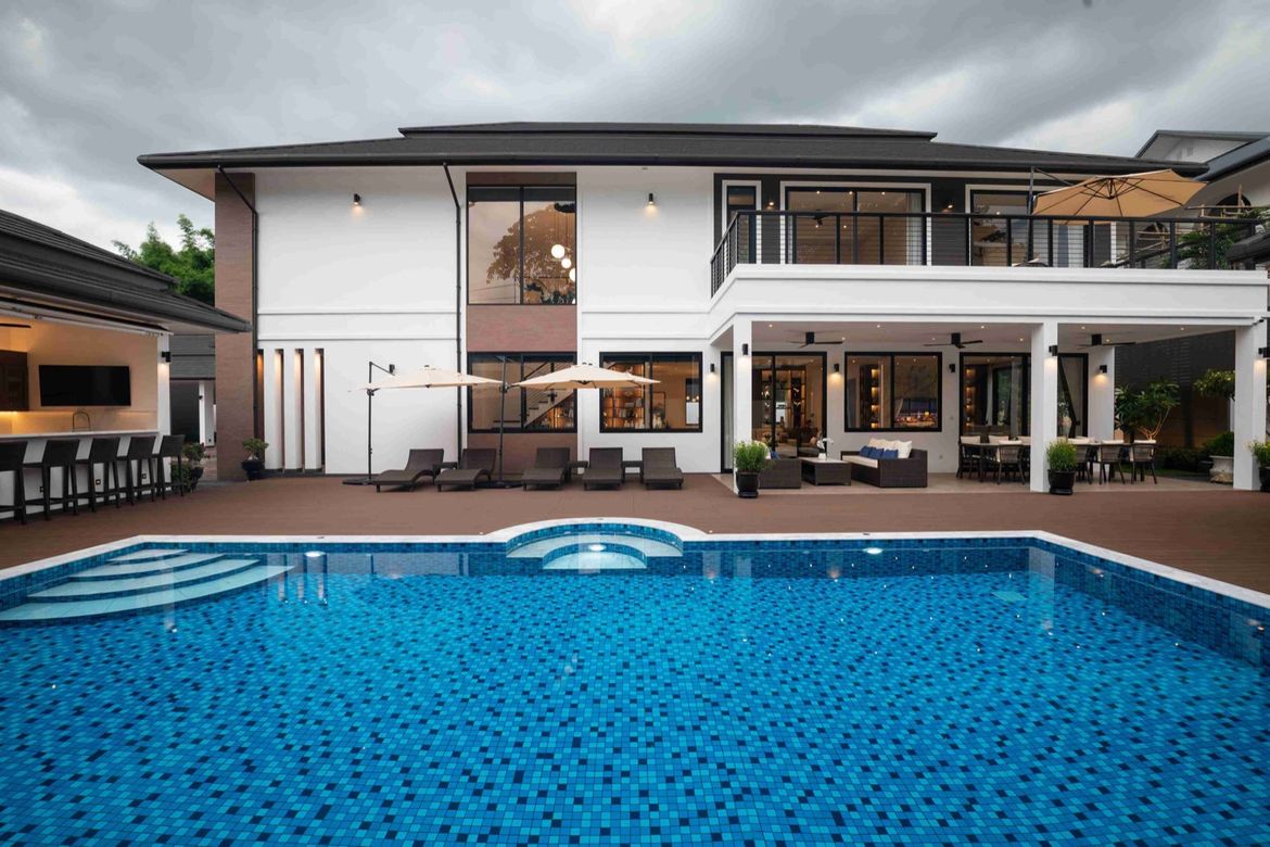 Brand new 5 bed luxury pool villa for sale in Muang Chiang Mai-P-PHS957