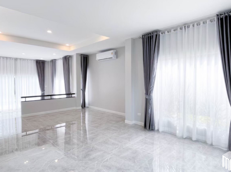 3bathsroom 335 sq.m. near Charoen Charoen Market-MR-287HS