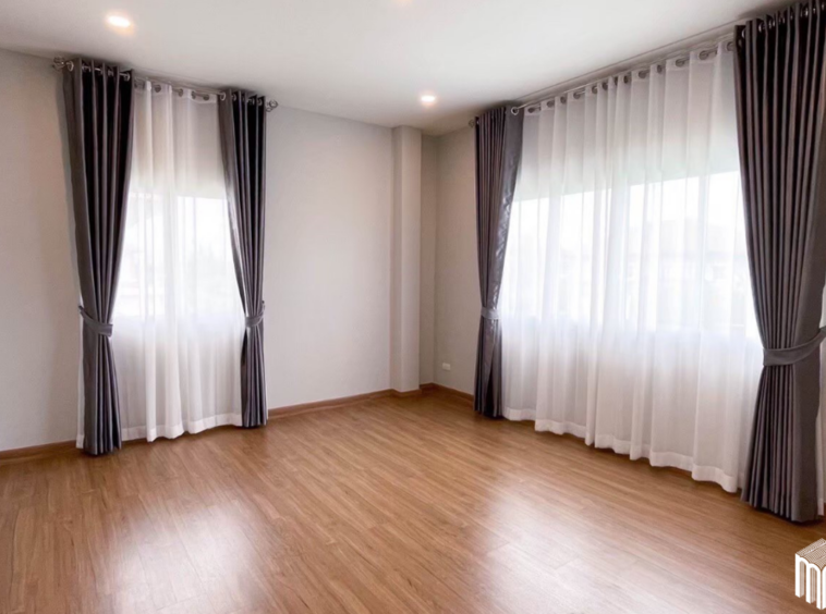 3bathsroom 335 sq.m. near Charoen Charoen Market-MR-287HS