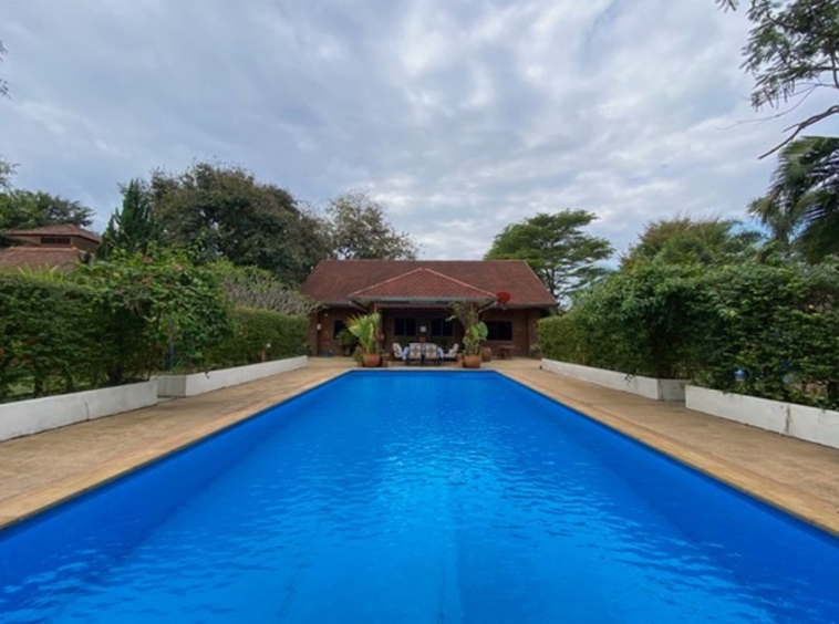 Charming one storey house with pool for sale in Sankhampeang