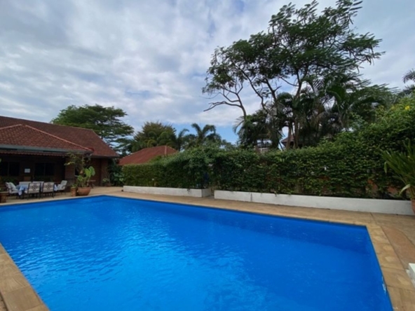 Charming one storey house with pool for sale in Sankhampeang