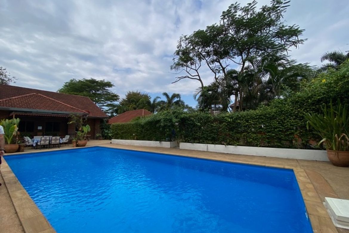 Charming one storey house with pool for sale in Sankhampeang