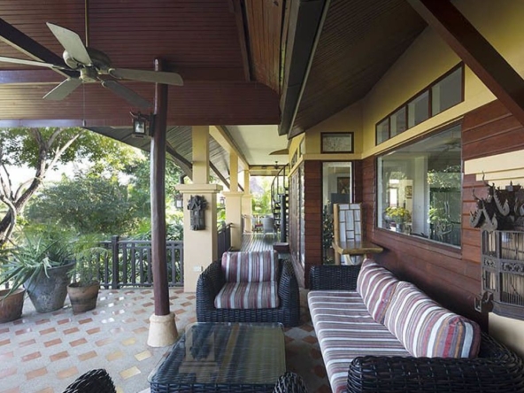 Luxurious villa with panoramic view of nature for sale in Mae Rim