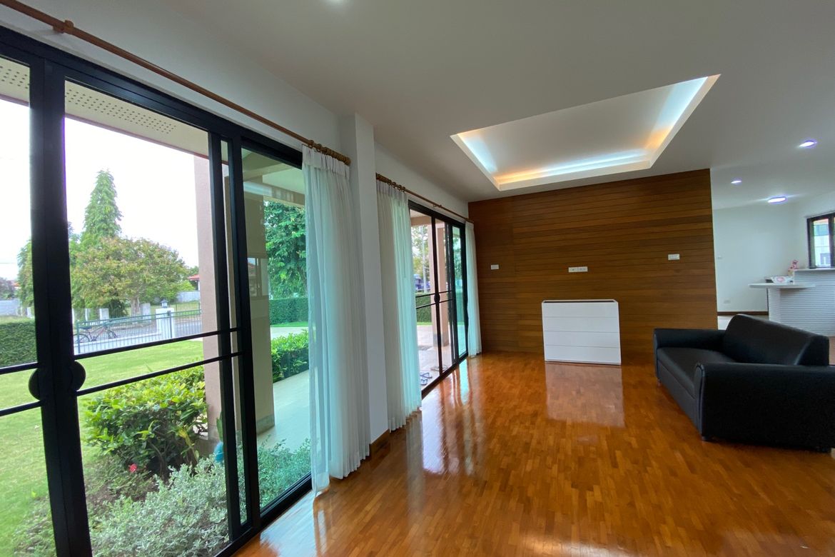 Brand new 3 beds house for sale in Sankhampeang