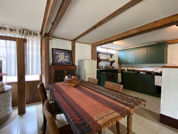 A charming wooden Thai house for sale in Sankhampeang