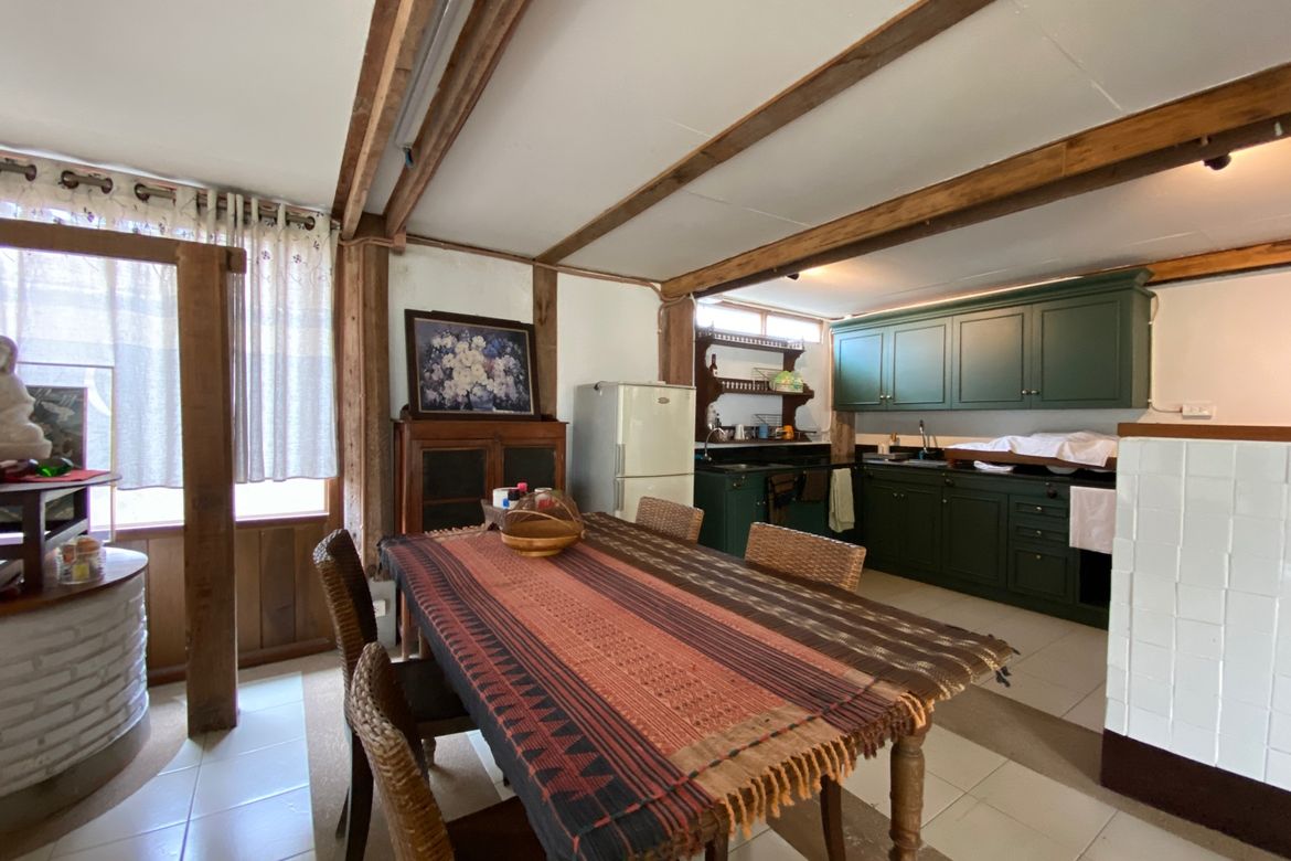 A charming wooden Thai house for sale in Sankhampeang