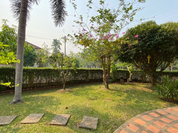 A family home for sale in Sankhampeang