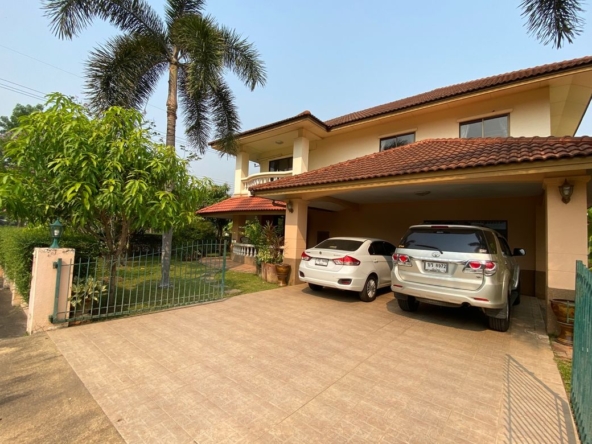 A family home for sale in Sankhampeang