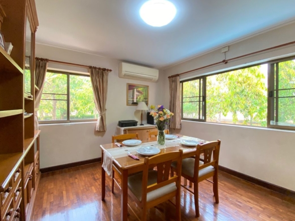 A family home for sale in Sankhampeang