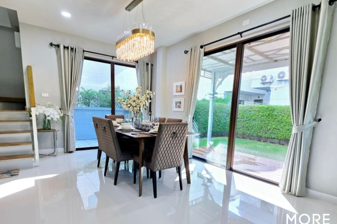 For sale: Graceland Village – Hang dong