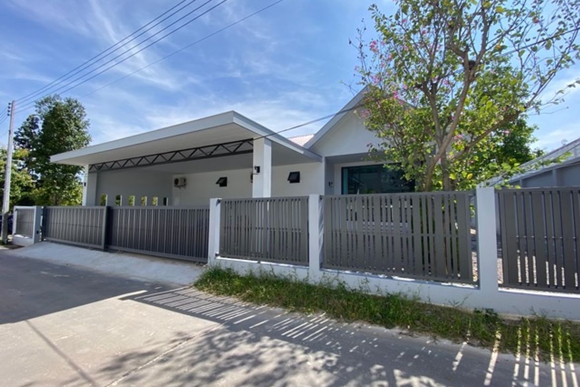 Brand new 3 bed house for sell in San Pa Tong