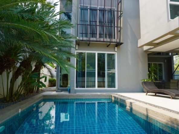 A modern house with pool for sale in San Sai