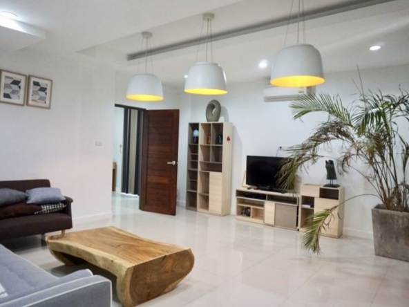 A modern house with pool for sale in San Sai