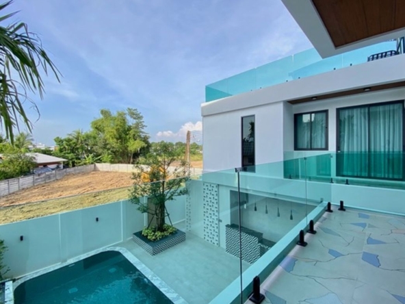 Brand new 5 bed house with pool for sale in San Sai