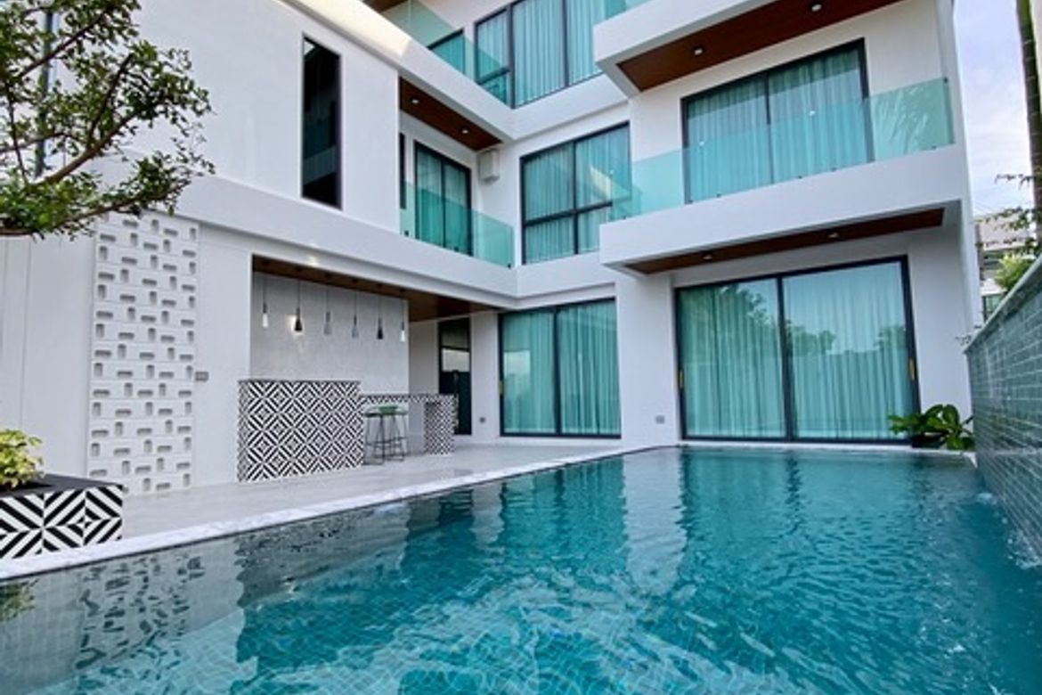 Brand new 5 bed house with pool for sale in San Sai