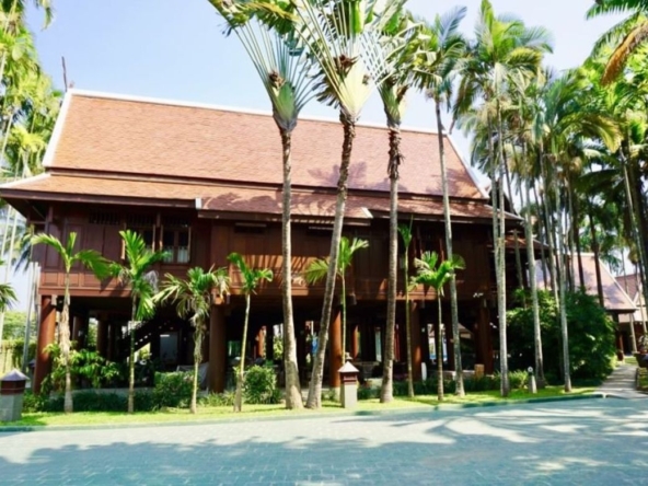 Luxurious Thai Lanna house for sale in San Sai