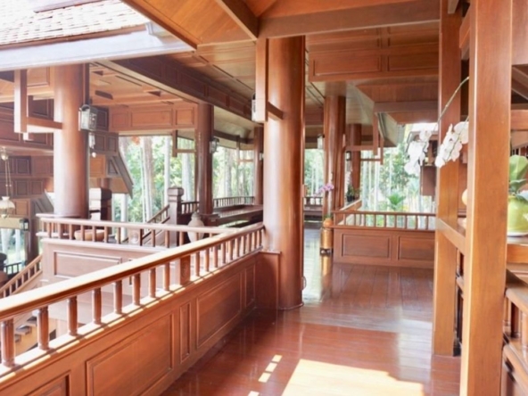 Luxurious Thai Lanna house for sale in San Sai