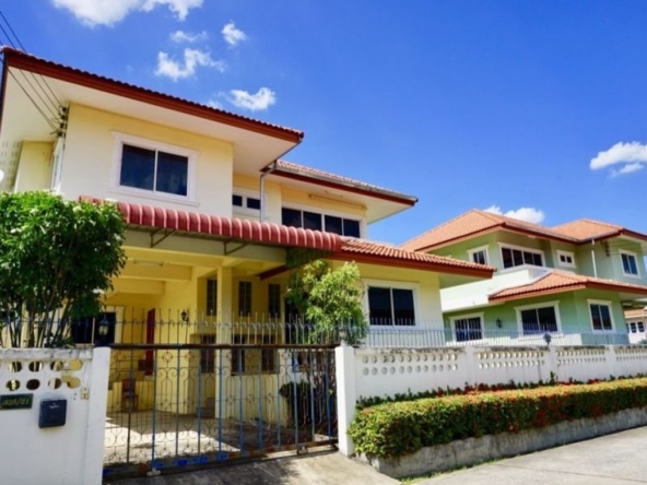 8 bed with 2 houses for sale in San Sai