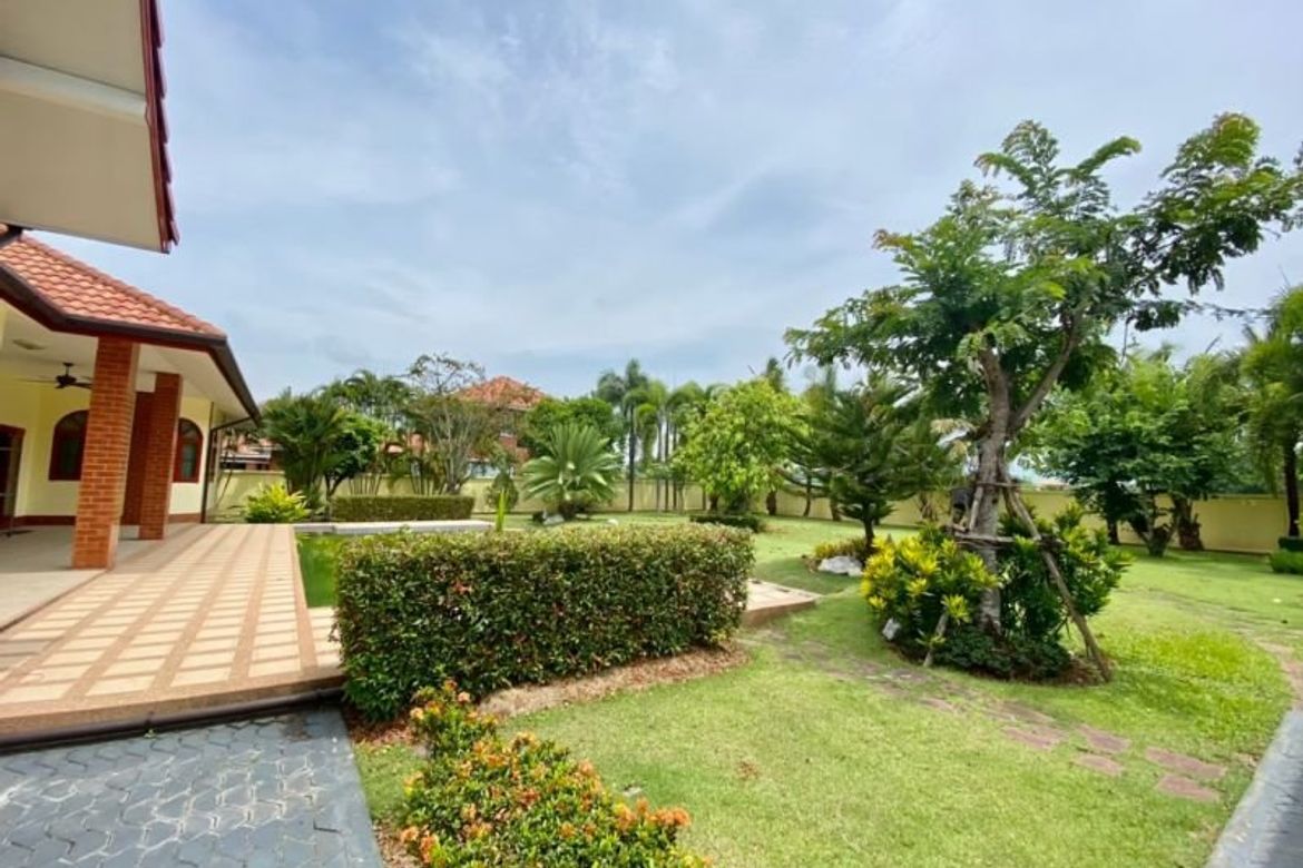 A pool villa for sale in San Sai