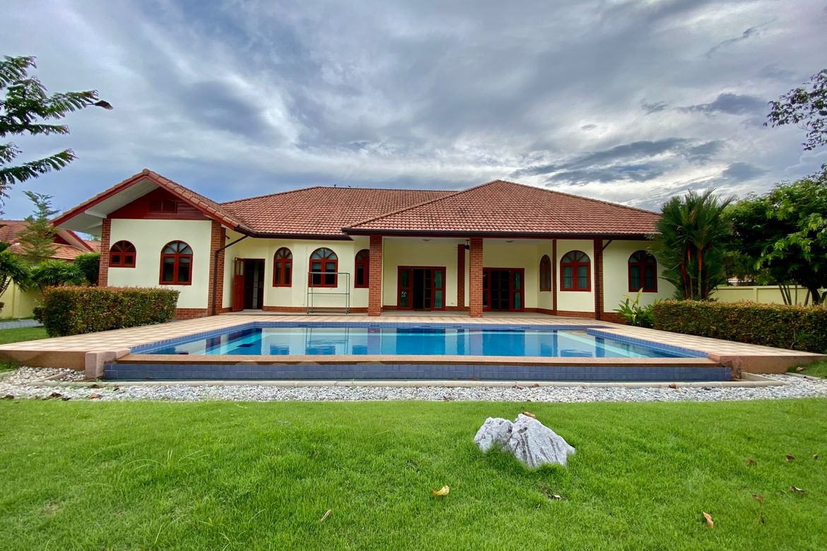 A pool villa for sale in San Sai