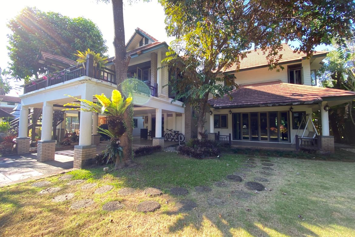 Balinese style house for sale at Land and House project in San Sai