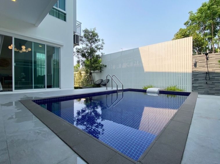 Modern house with pool for sale in San Sai