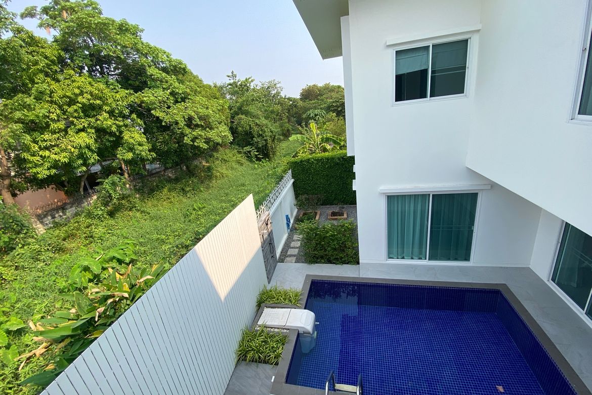 Modern house with pool for sale in San Sai