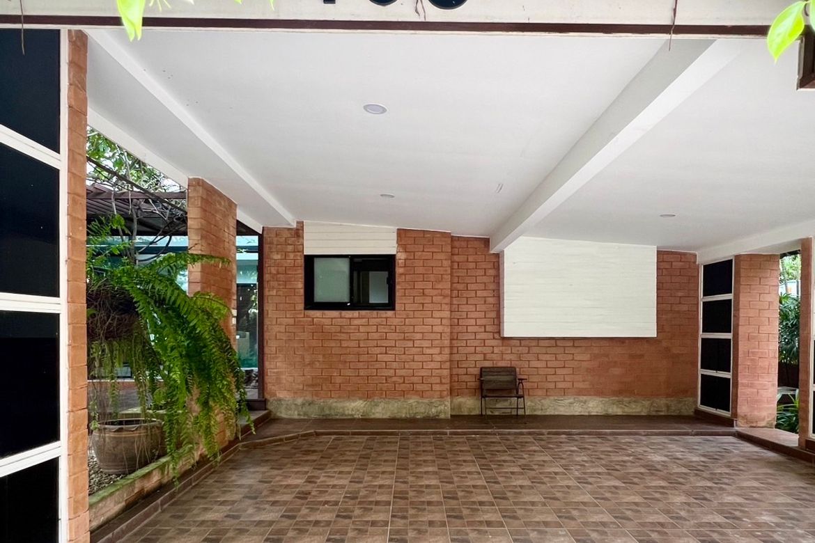 A modern home 3 bed for sale in San Sai