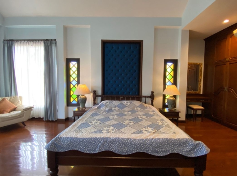 Lanna style house with pool for rent or sale in Doi Saket