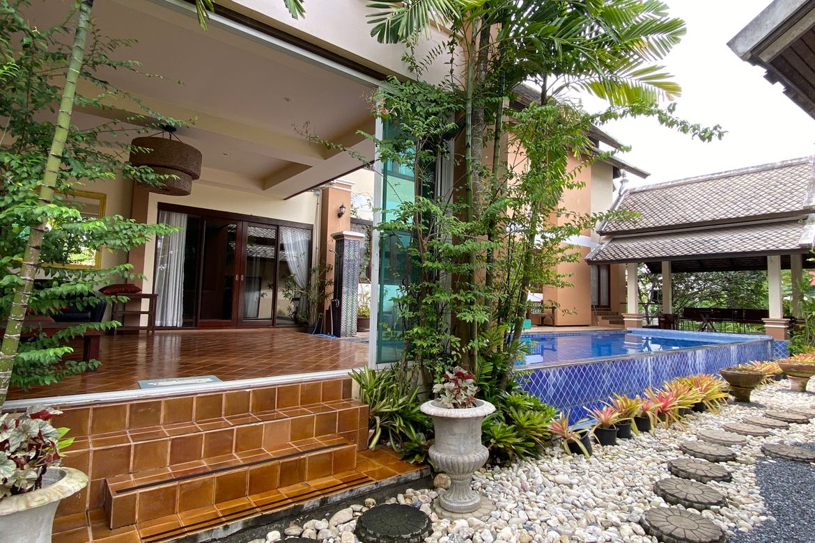 Lanna style house with pool for rent or sale in Doi Saket