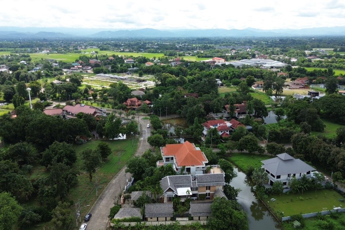 Lanna style house with pool for rent or sale in Doi Saket