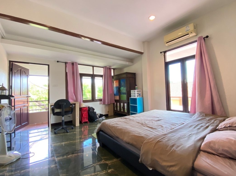 A pool villa with 2 bedroom house for rent or sale in Doi Saket