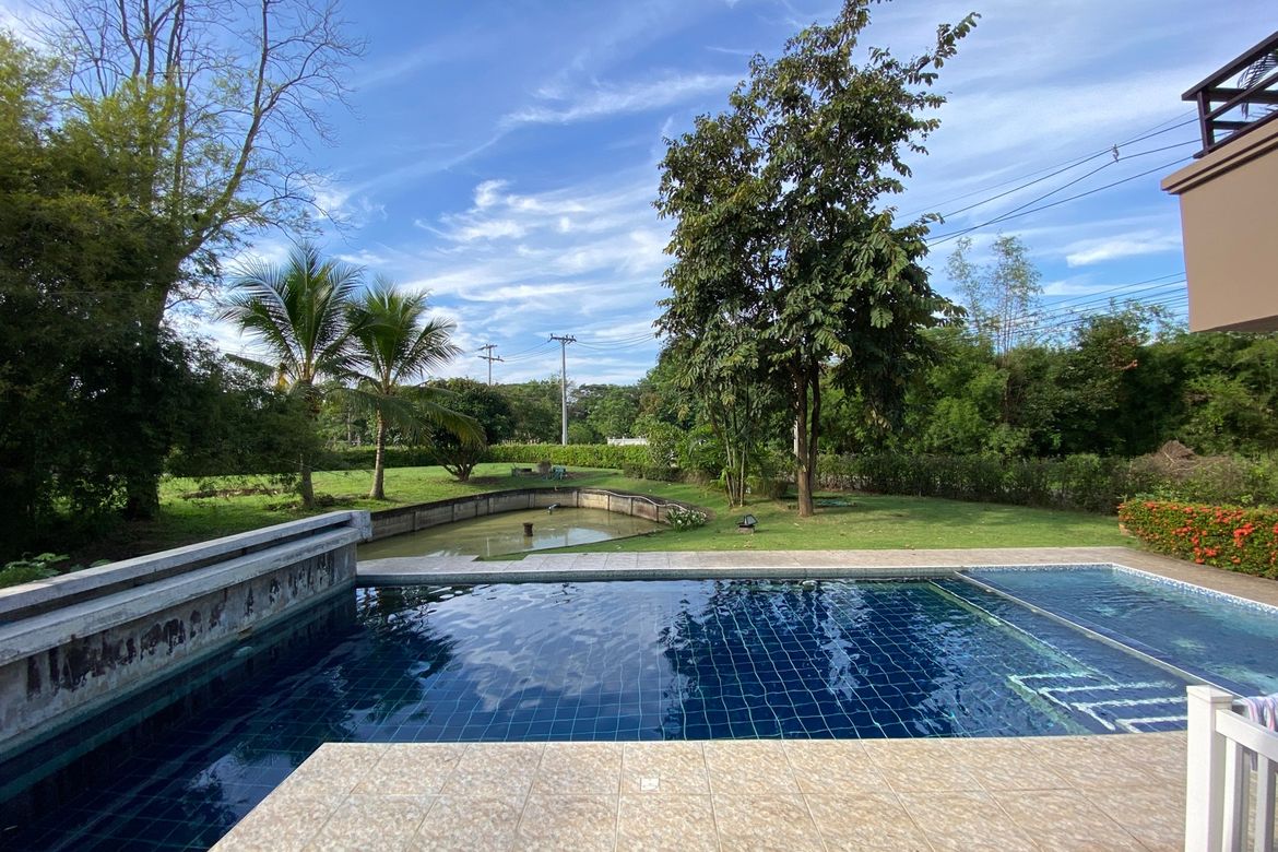 A pool villa with 2 bedroom house for rent or sale in Doi Saket