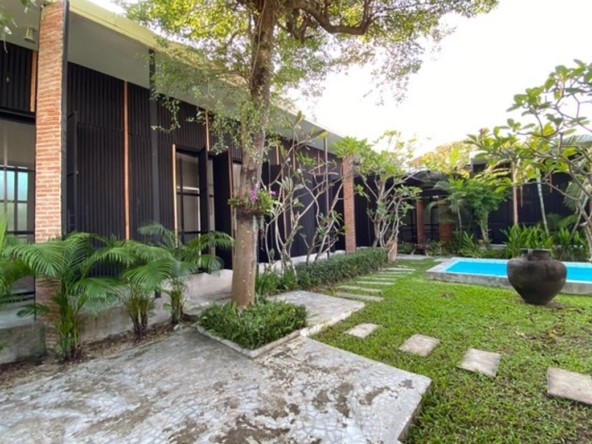 A pool villa for rent or sale in Hang Dong-P-PHR851