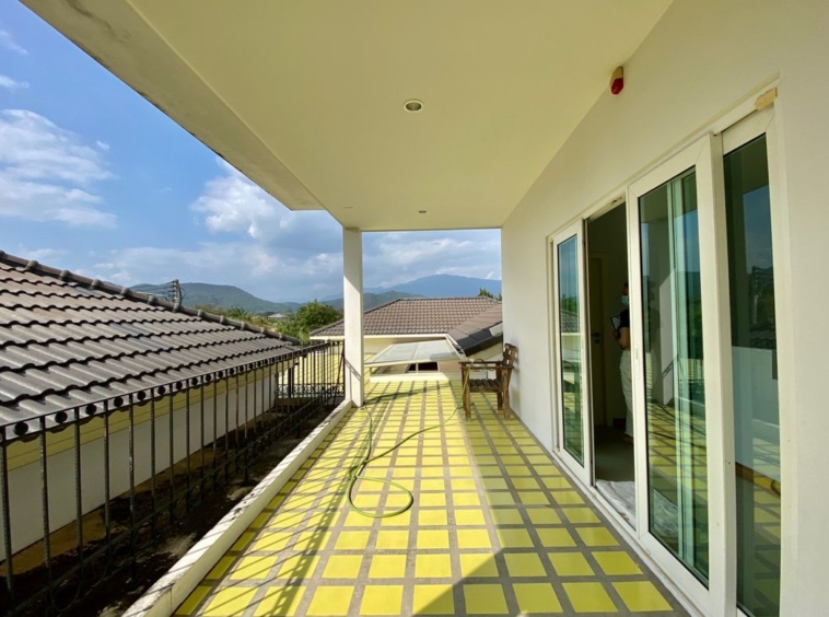 A large family home with private pool for rent or sale in Hang Dong