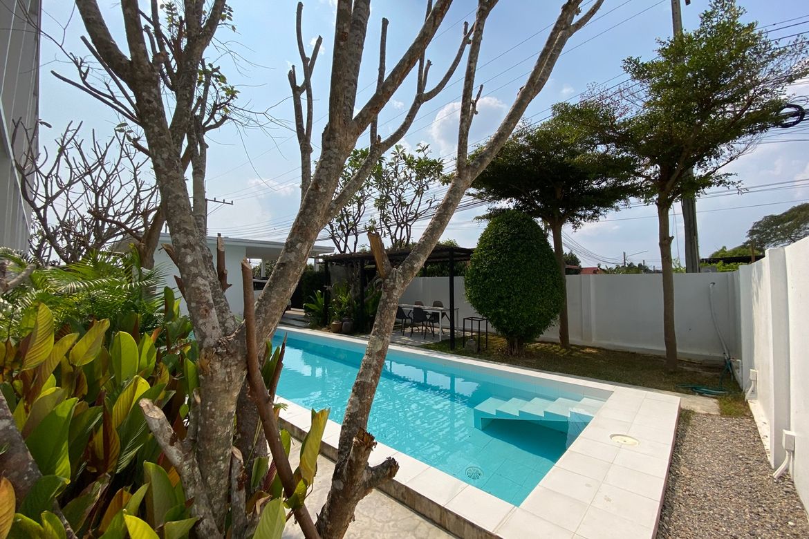 Modern house with 4 bed and private pool for rent or sale in Hang Dong